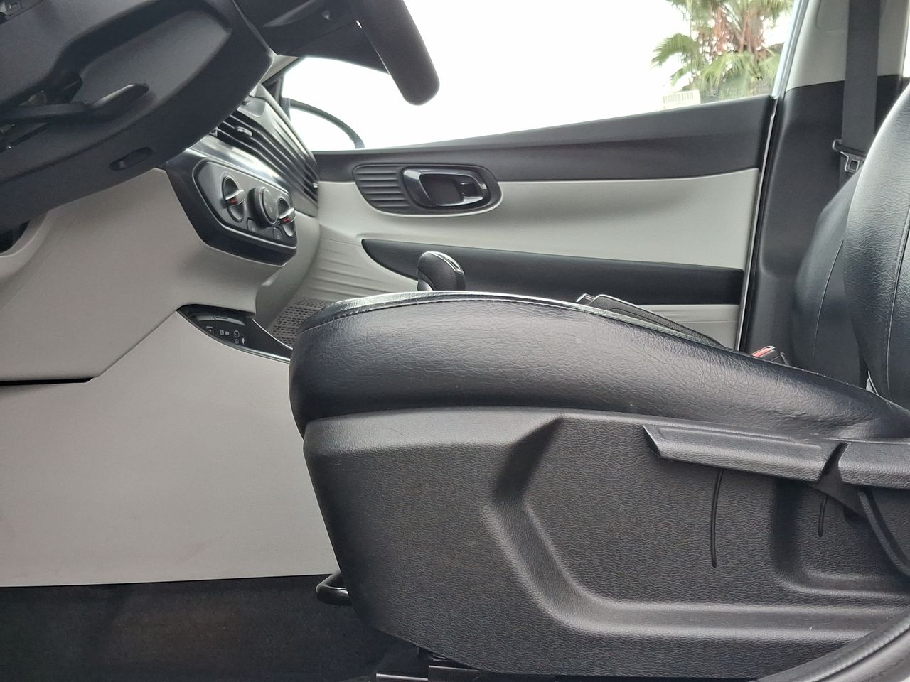 HYUNDAI - 22