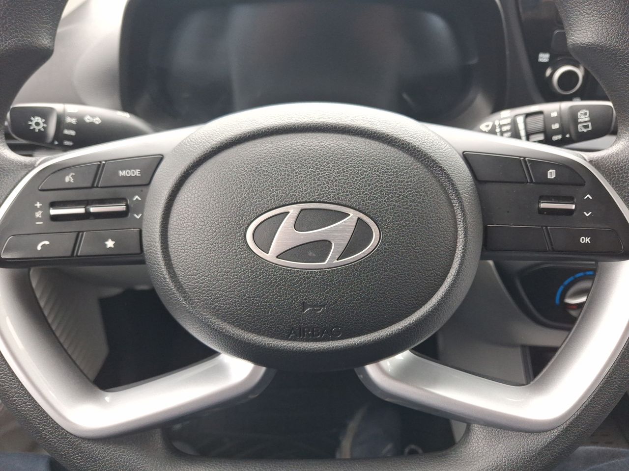 HYUNDAI - 25