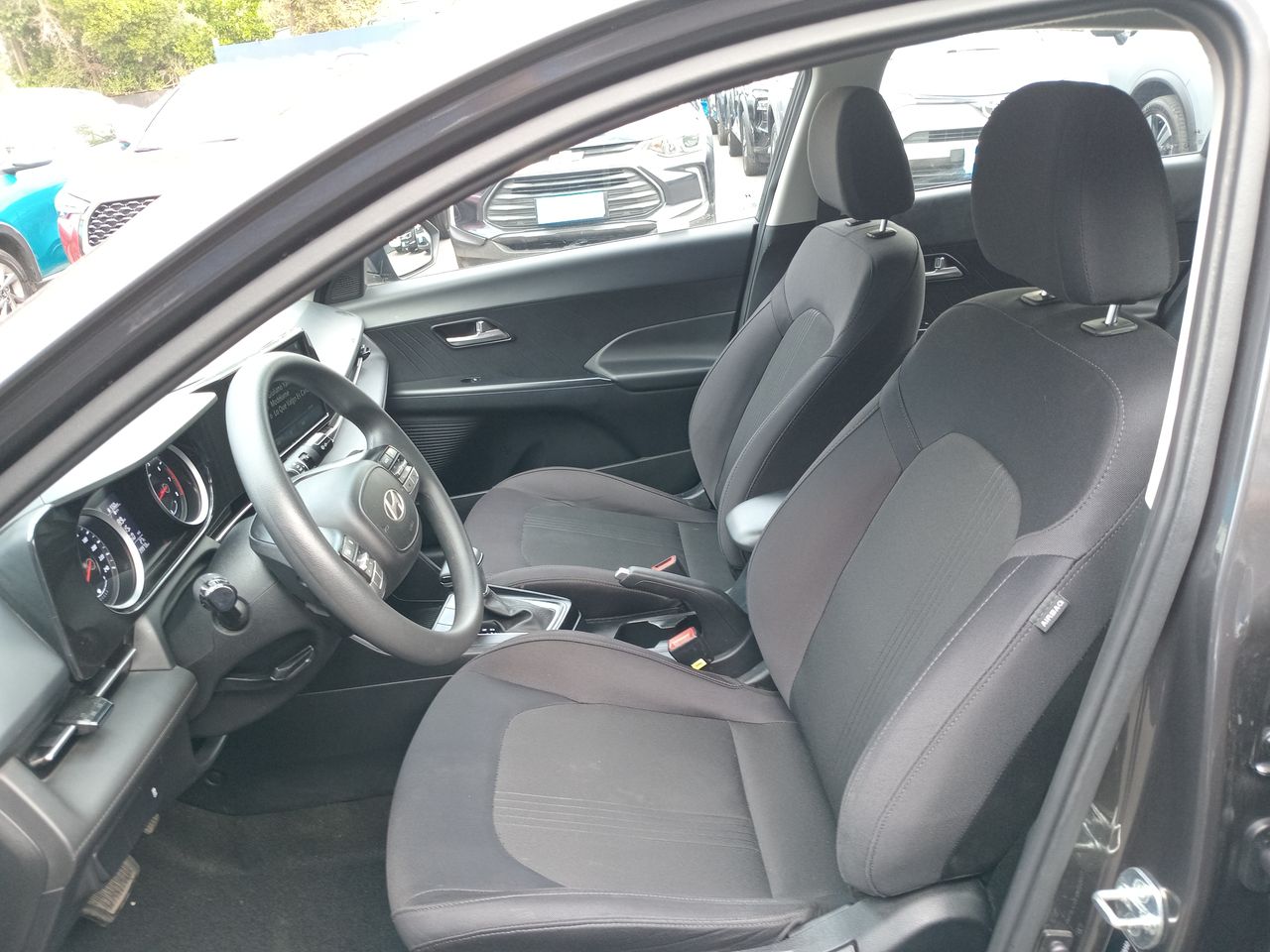 HYUNDAI - 23