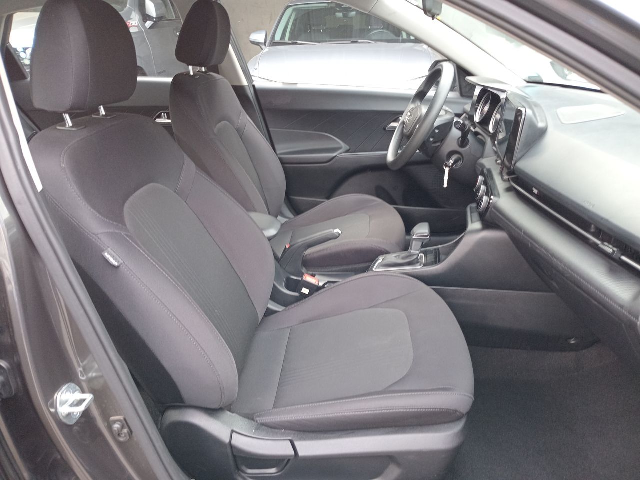 HYUNDAI - 10