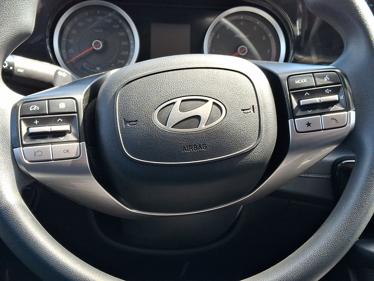 HYUNDAI - 26