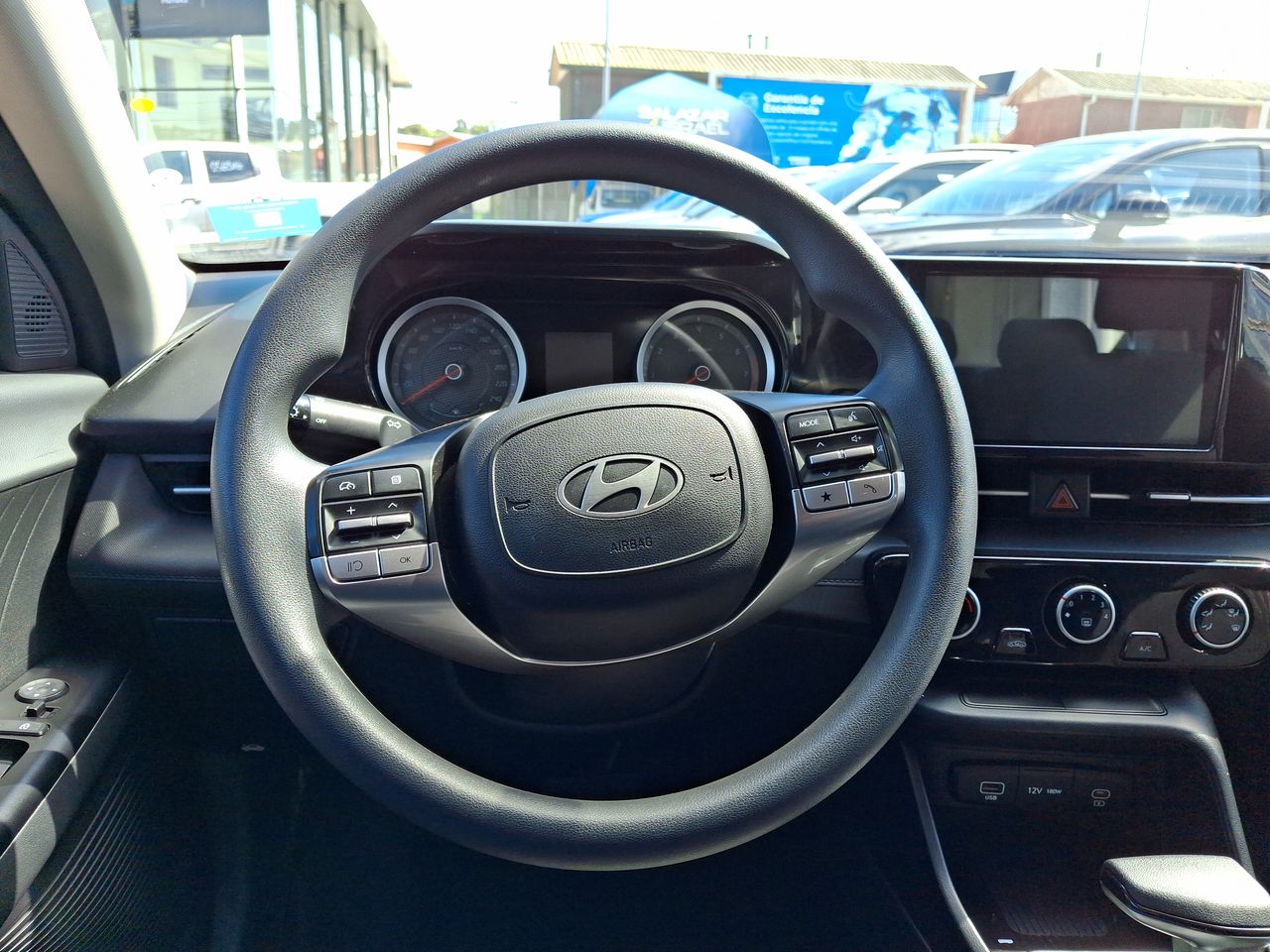HYUNDAI - 25