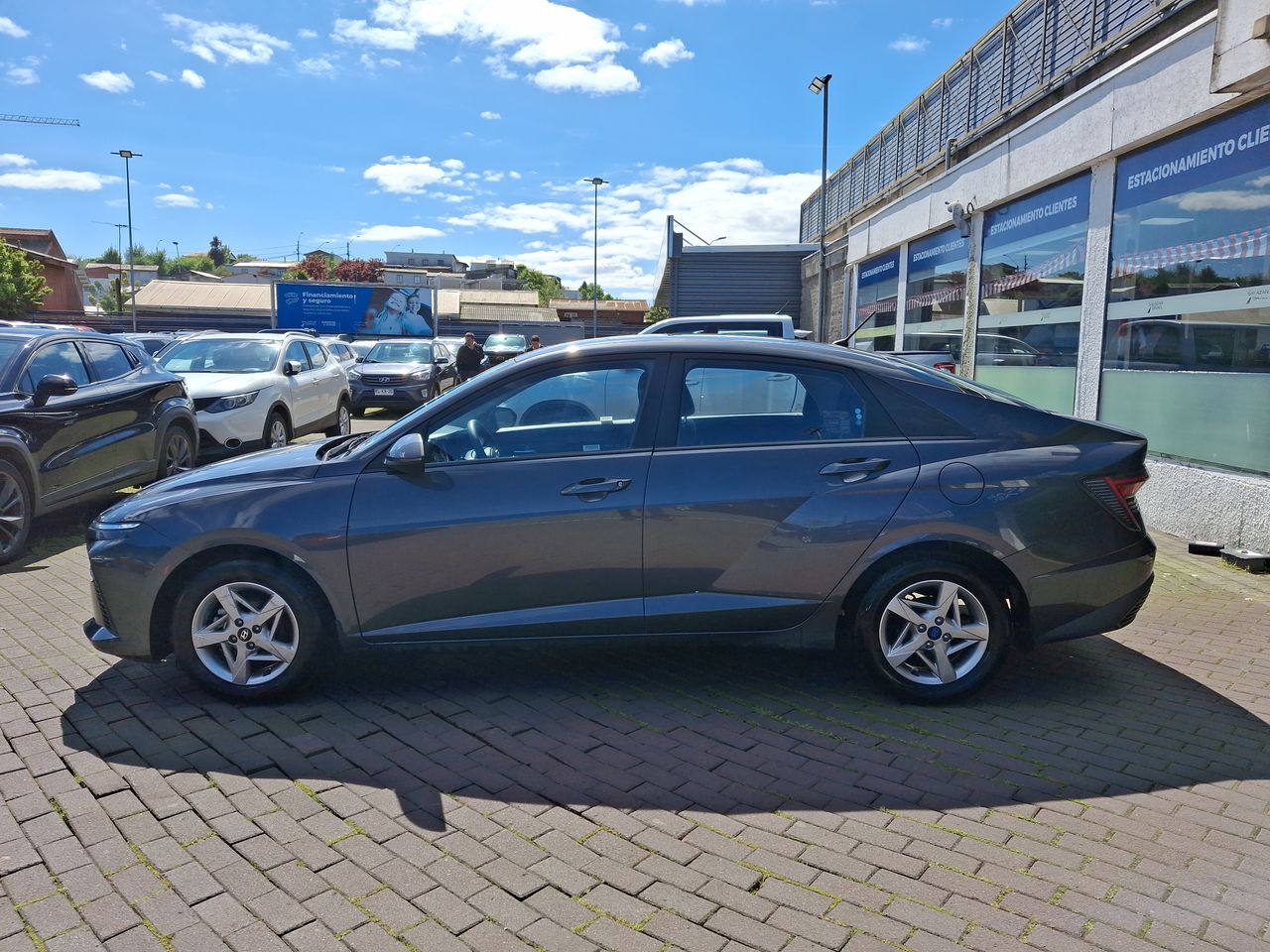 HYUNDAI - 4
