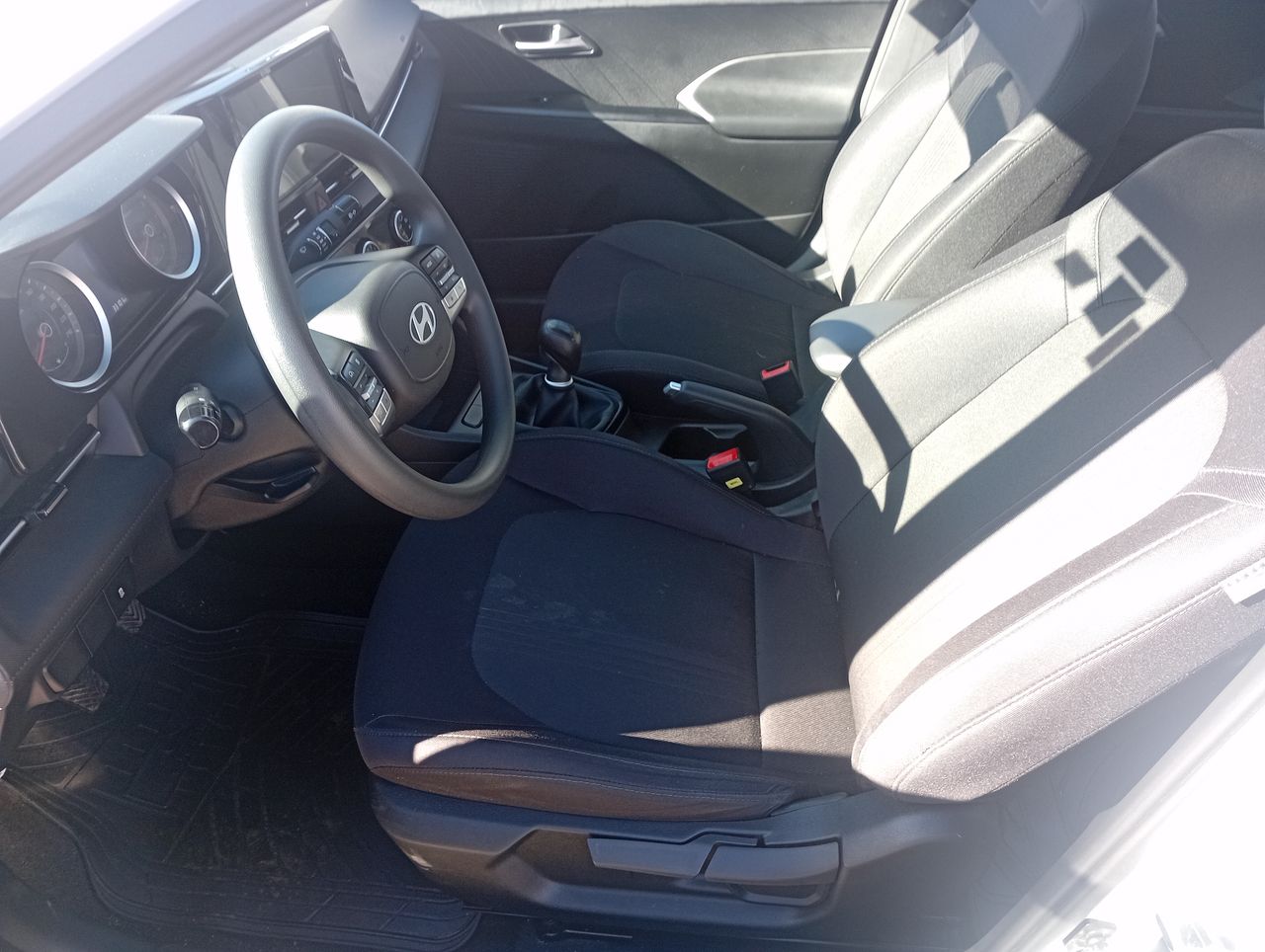HYUNDAI - 23