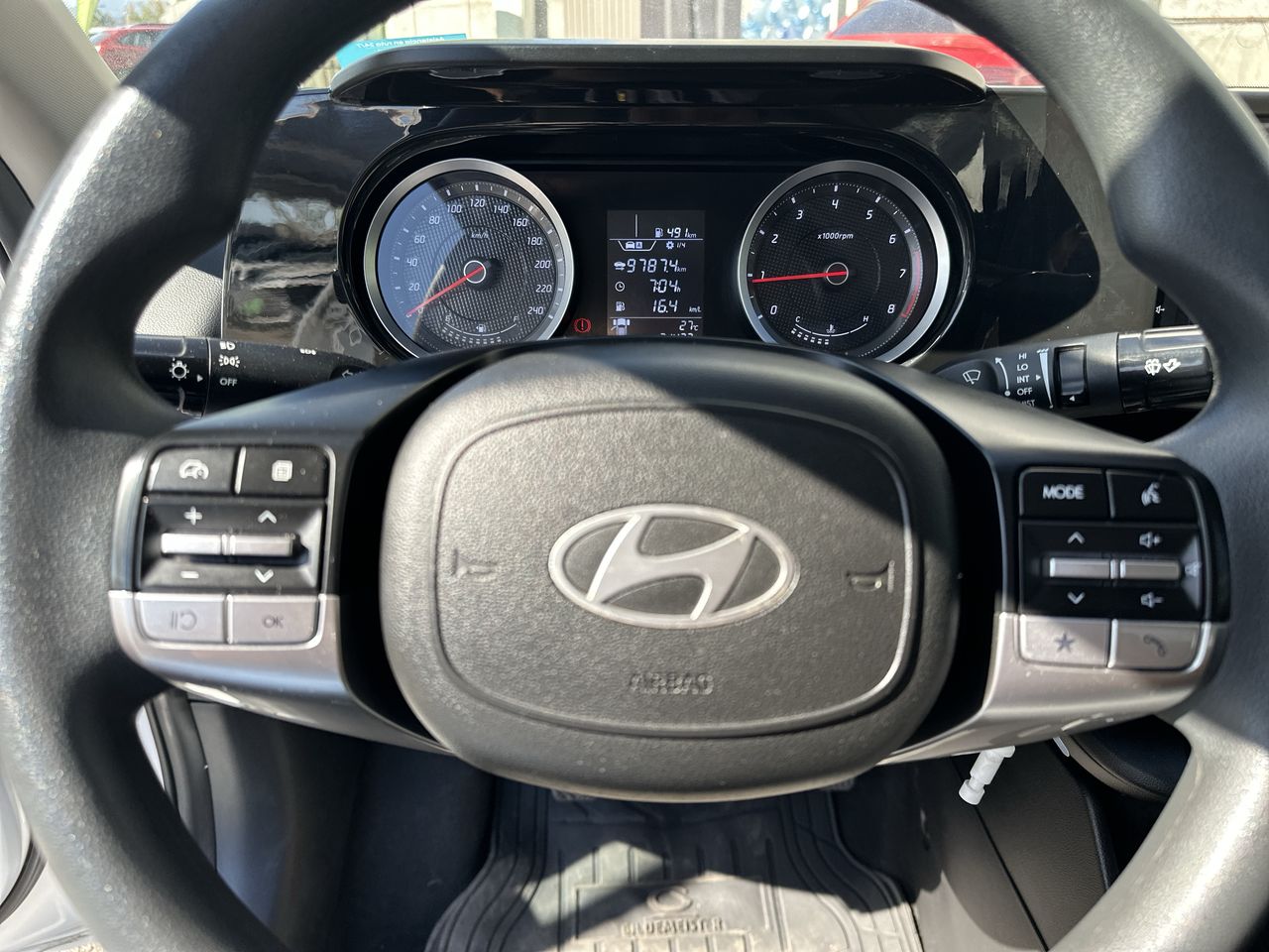 HYUNDAI - 25