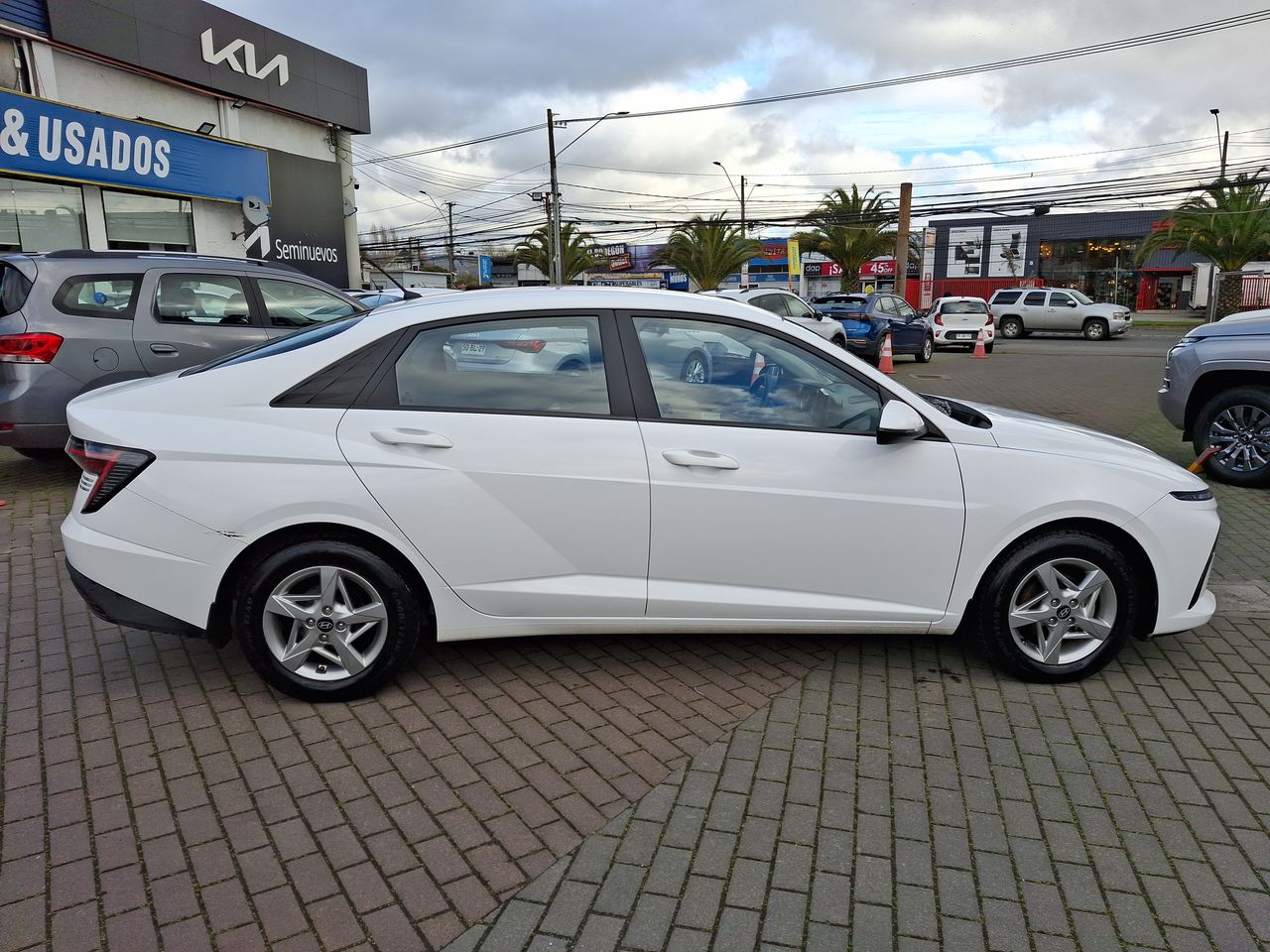HYUNDAI - 8