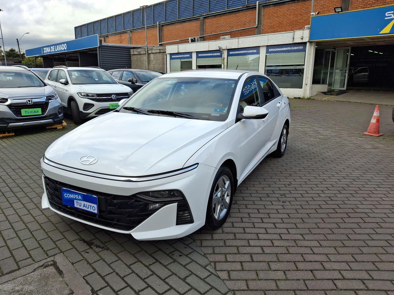 HYUNDAI - 3