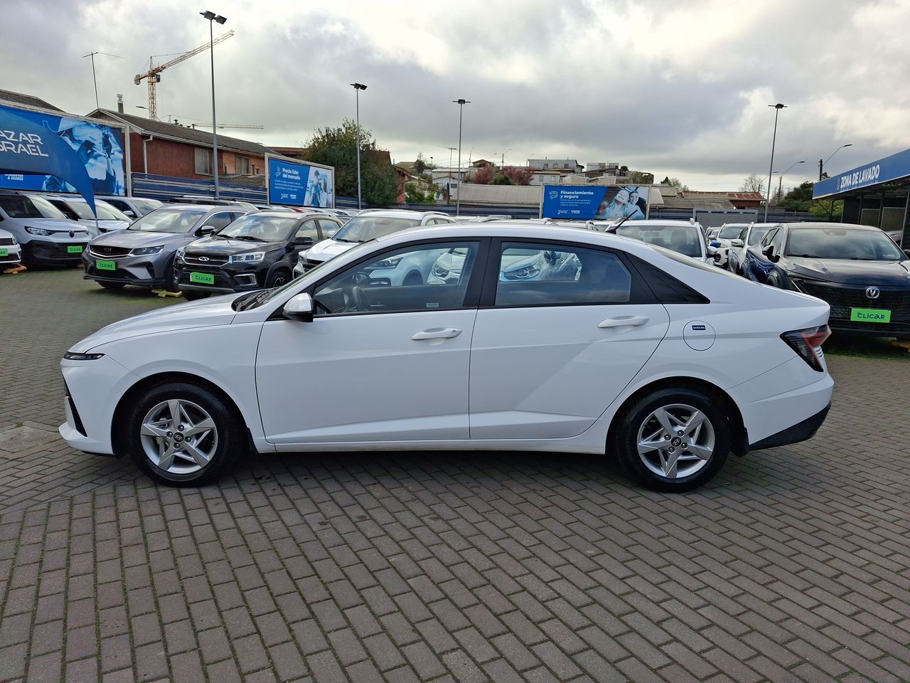 HYUNDAI - 4