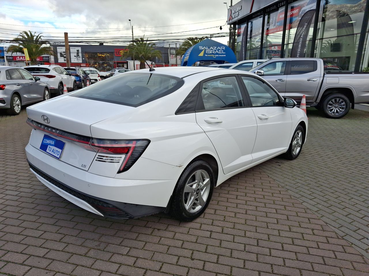 HYUNDAI - 7