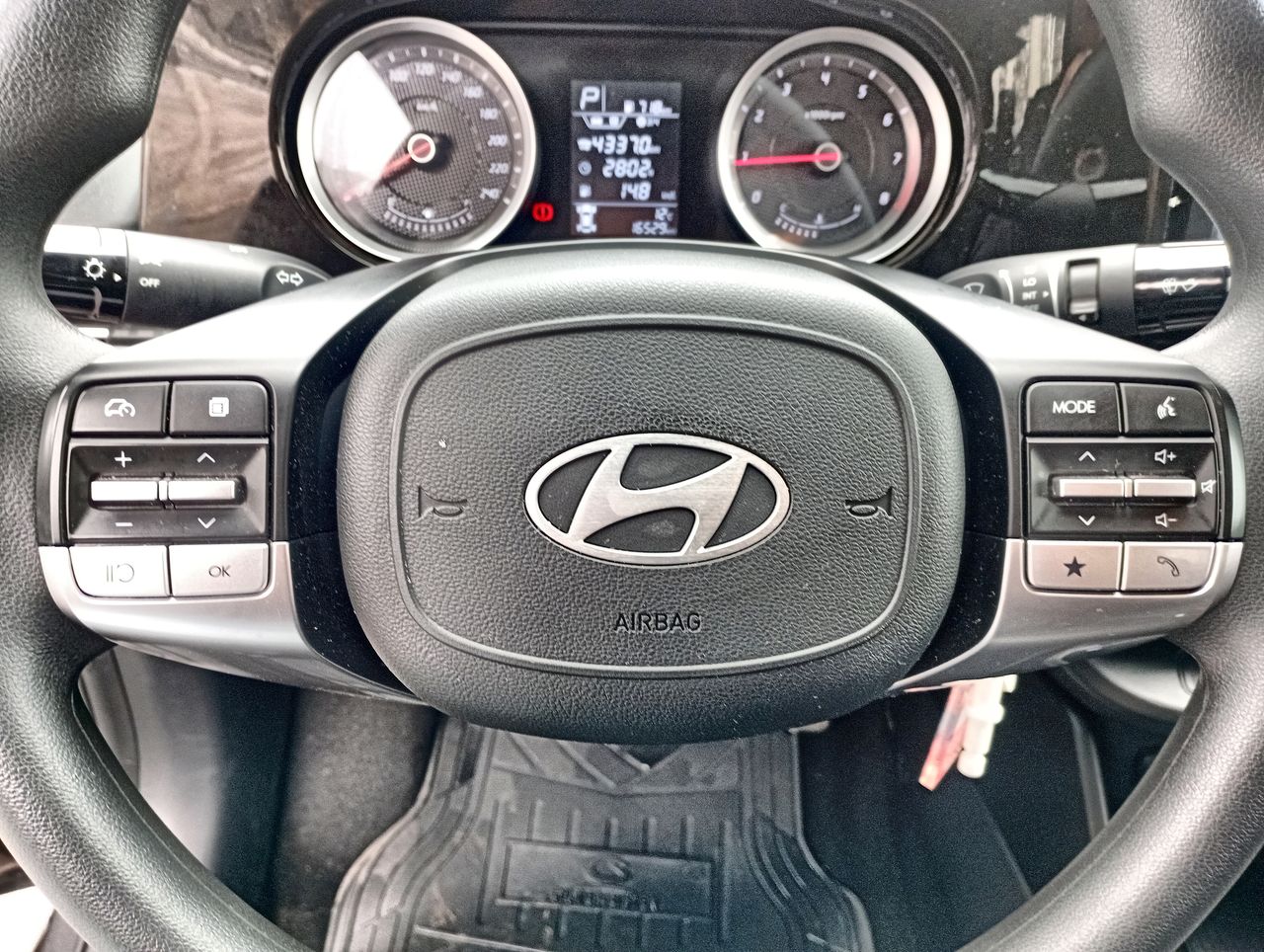 HYUNDAI - 26