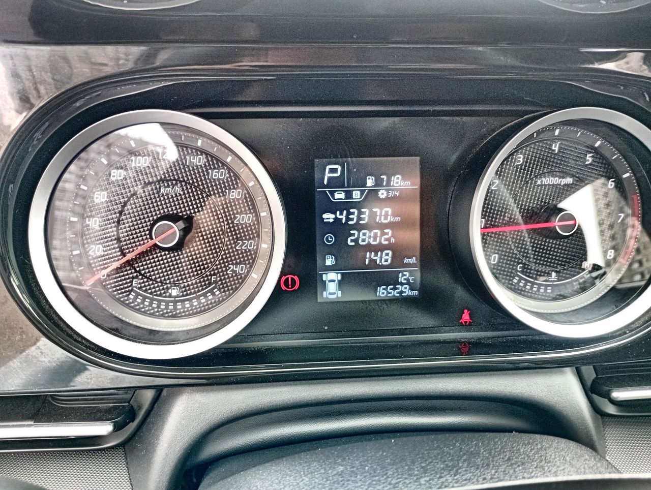 HYUNDAI - 27