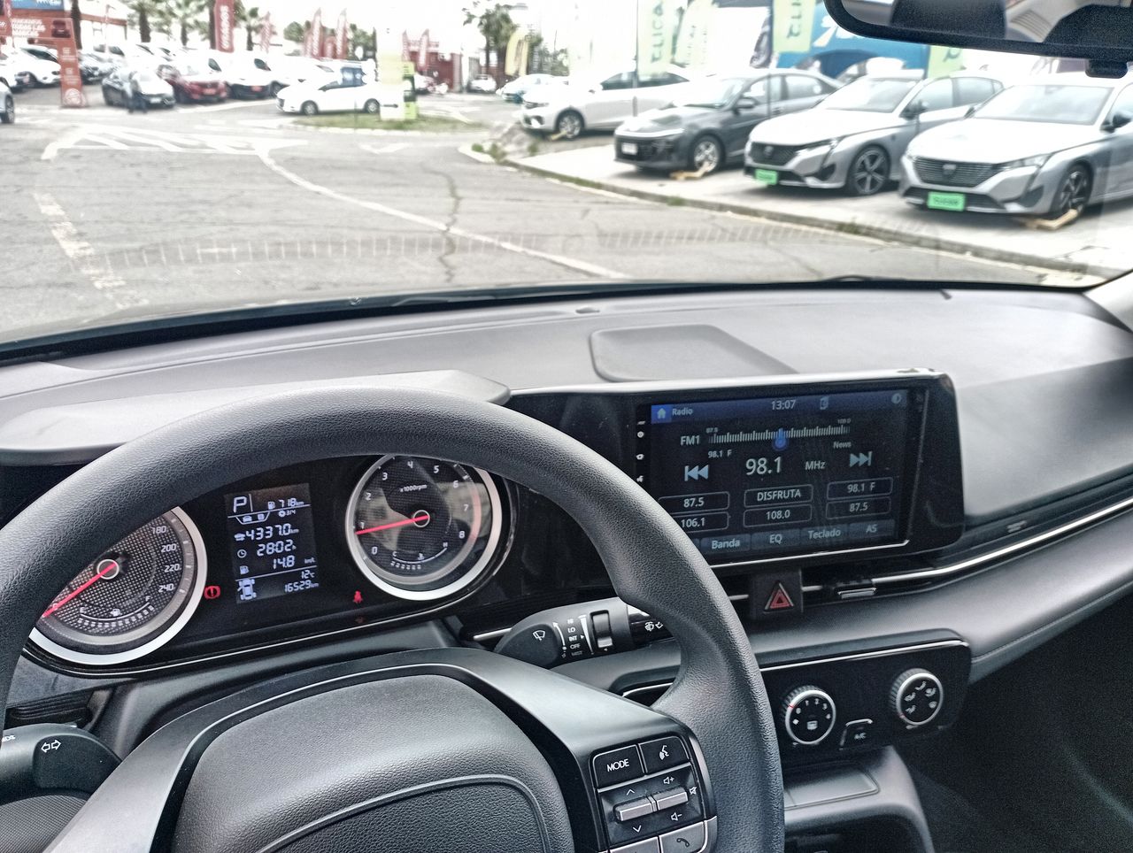 HYUNDAI - 32