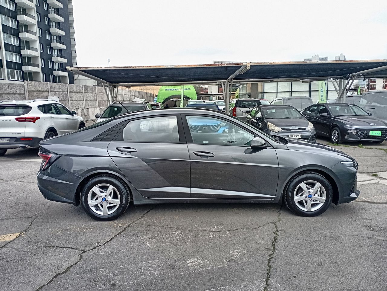 HYUNDAI - 8