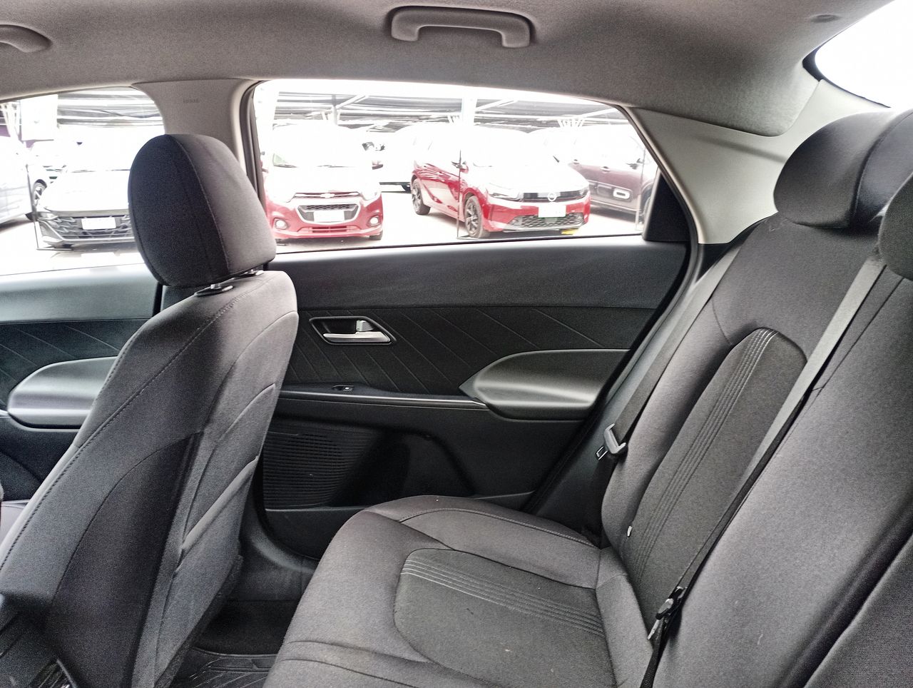 HYUNDAI - 12