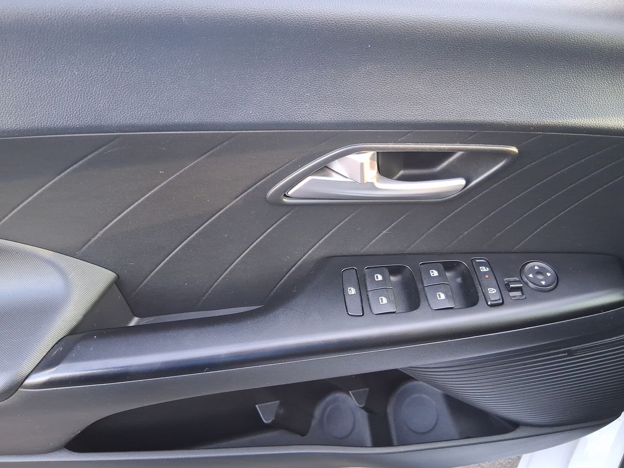HYUNDAI - 23