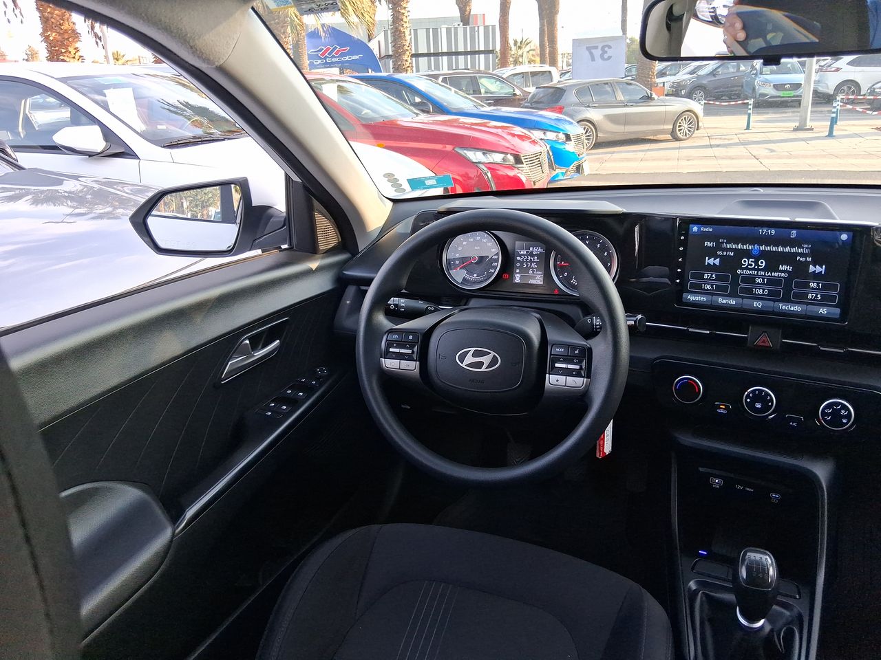 HYUNDAI - 16