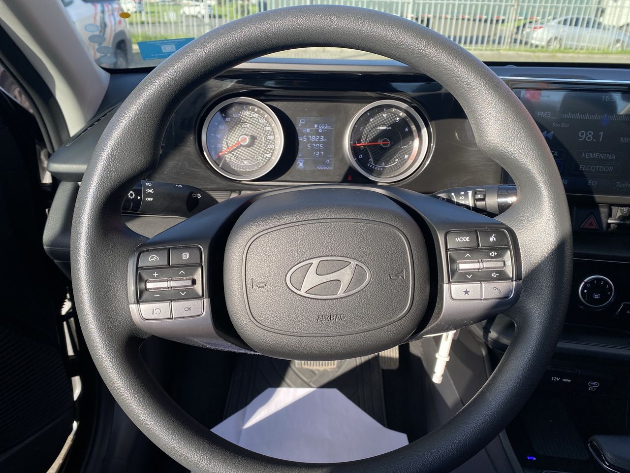 HYUNDAI - 25