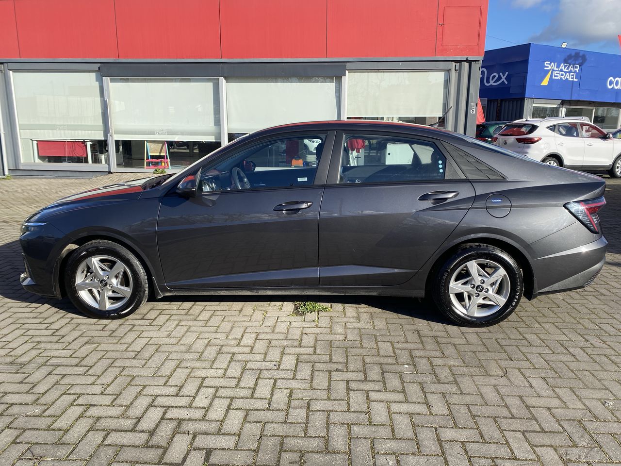 HYUNDAI - 4