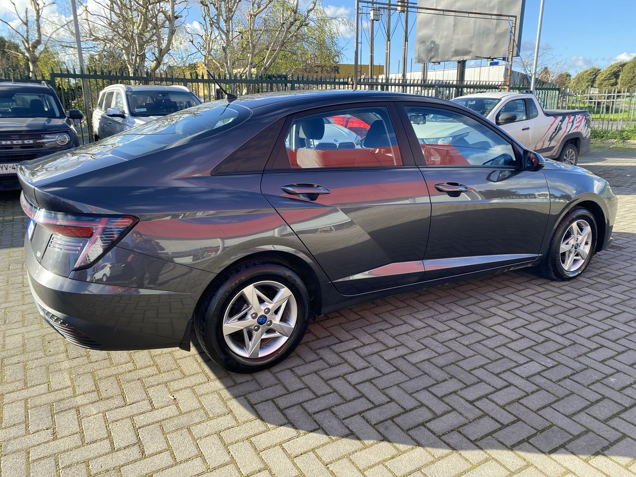 HYUNDAI - 7