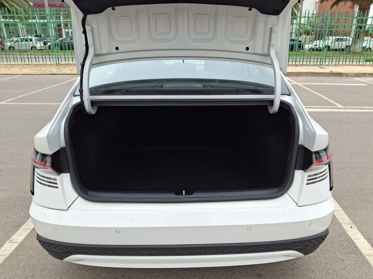 HYUNDAI - 18