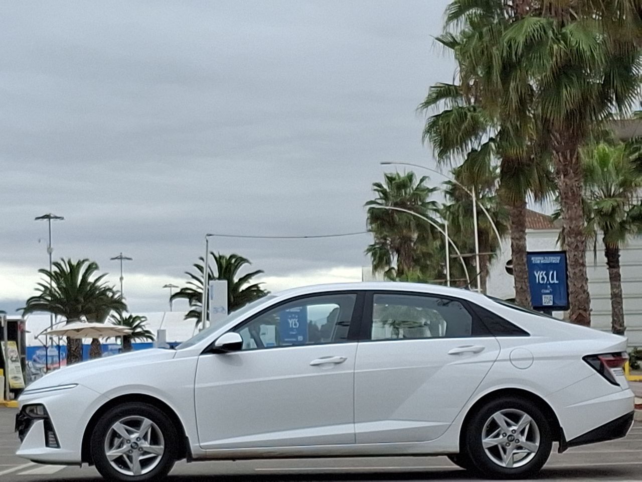HYUNDAI - 4