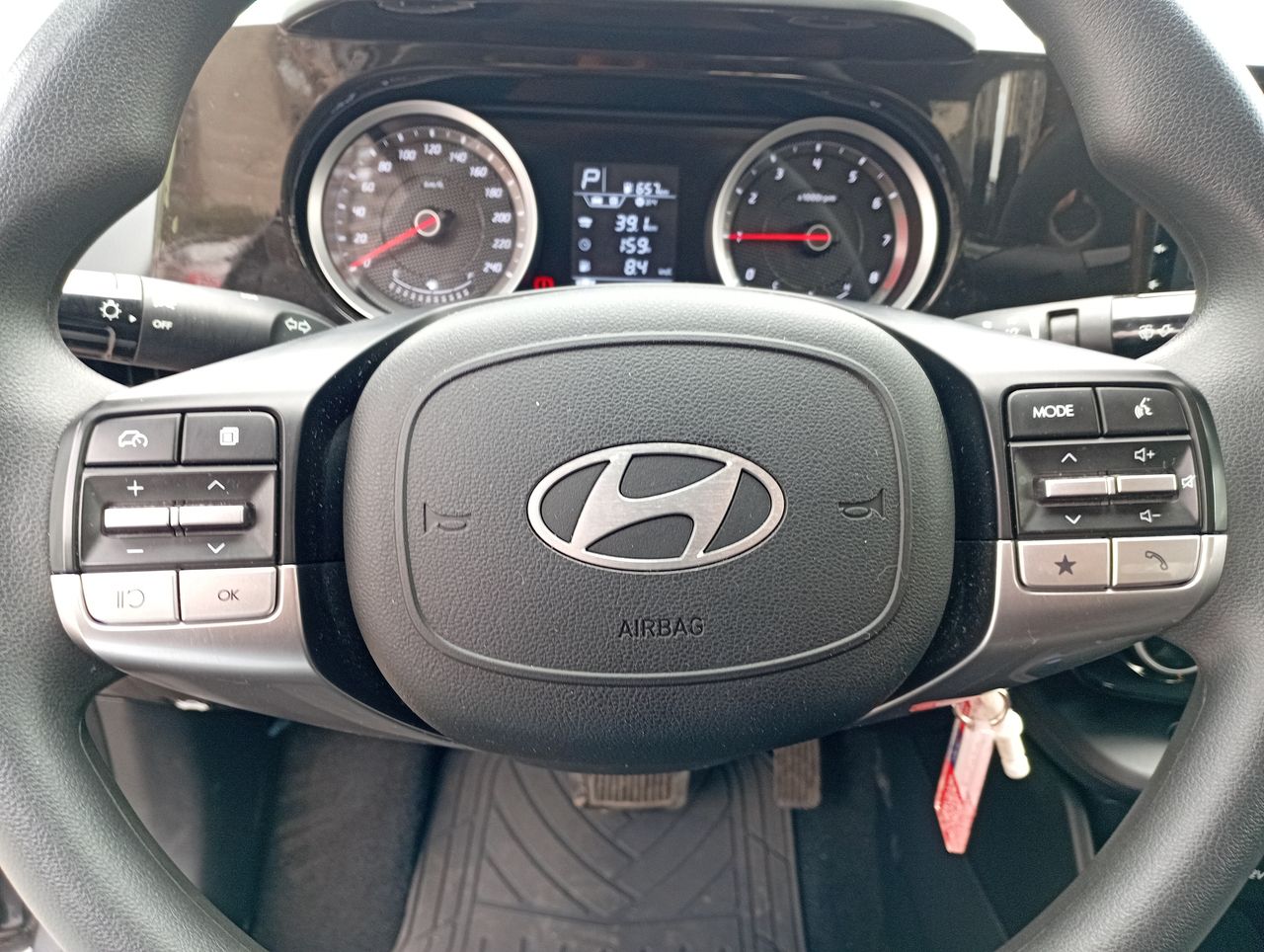 HYUNDAI - 26