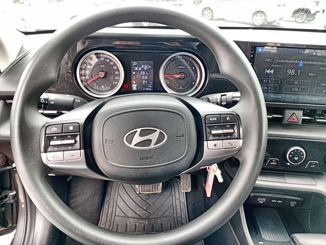 HYUNDAI - 25