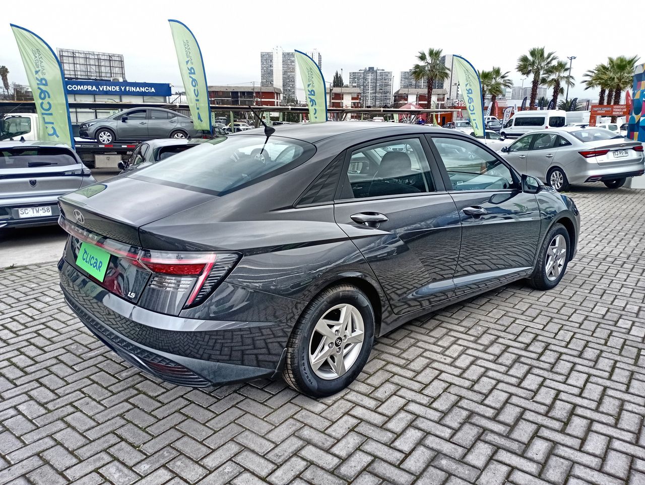 HYUNDAI - 7