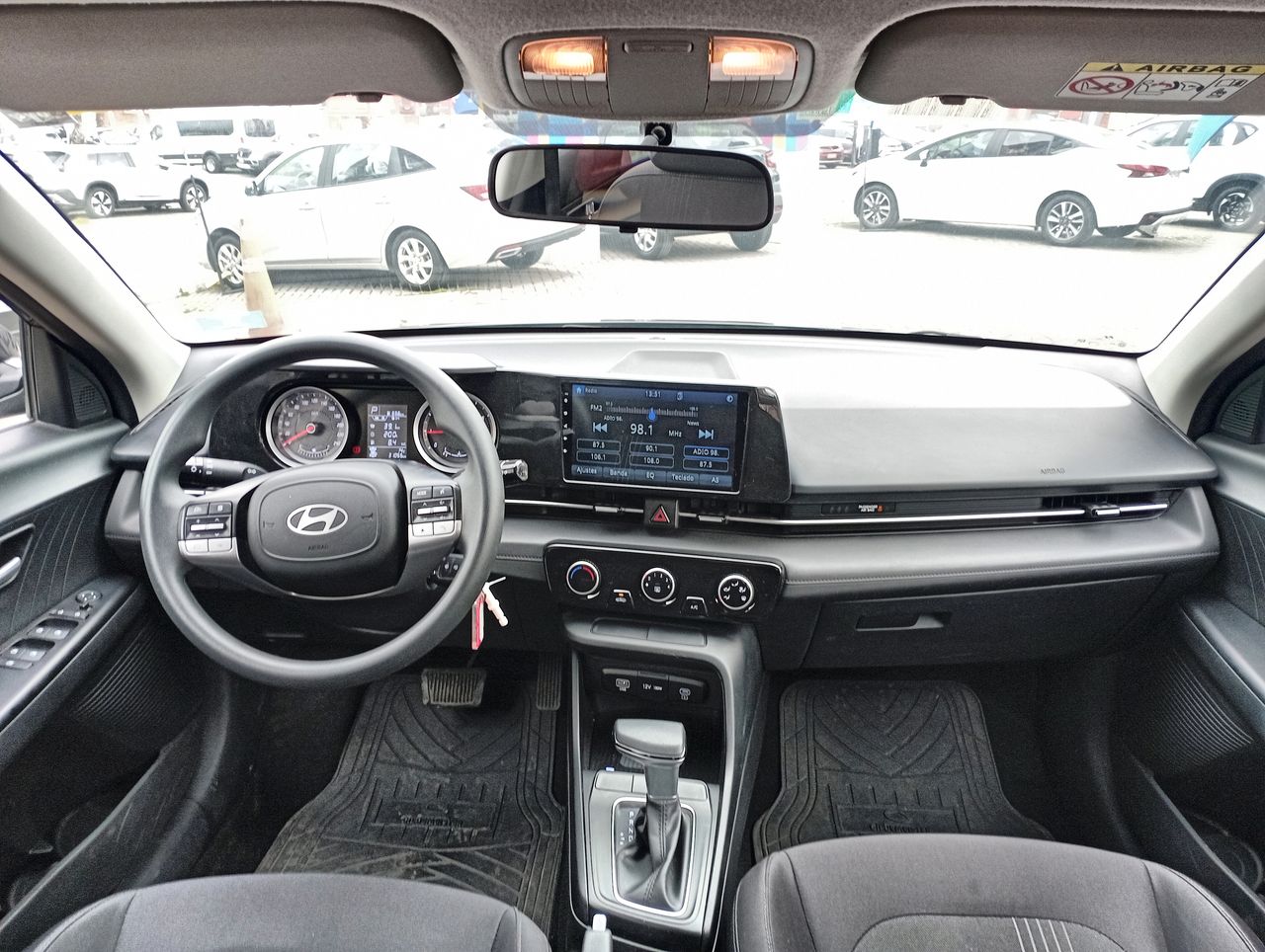 HYUNDAI - 9