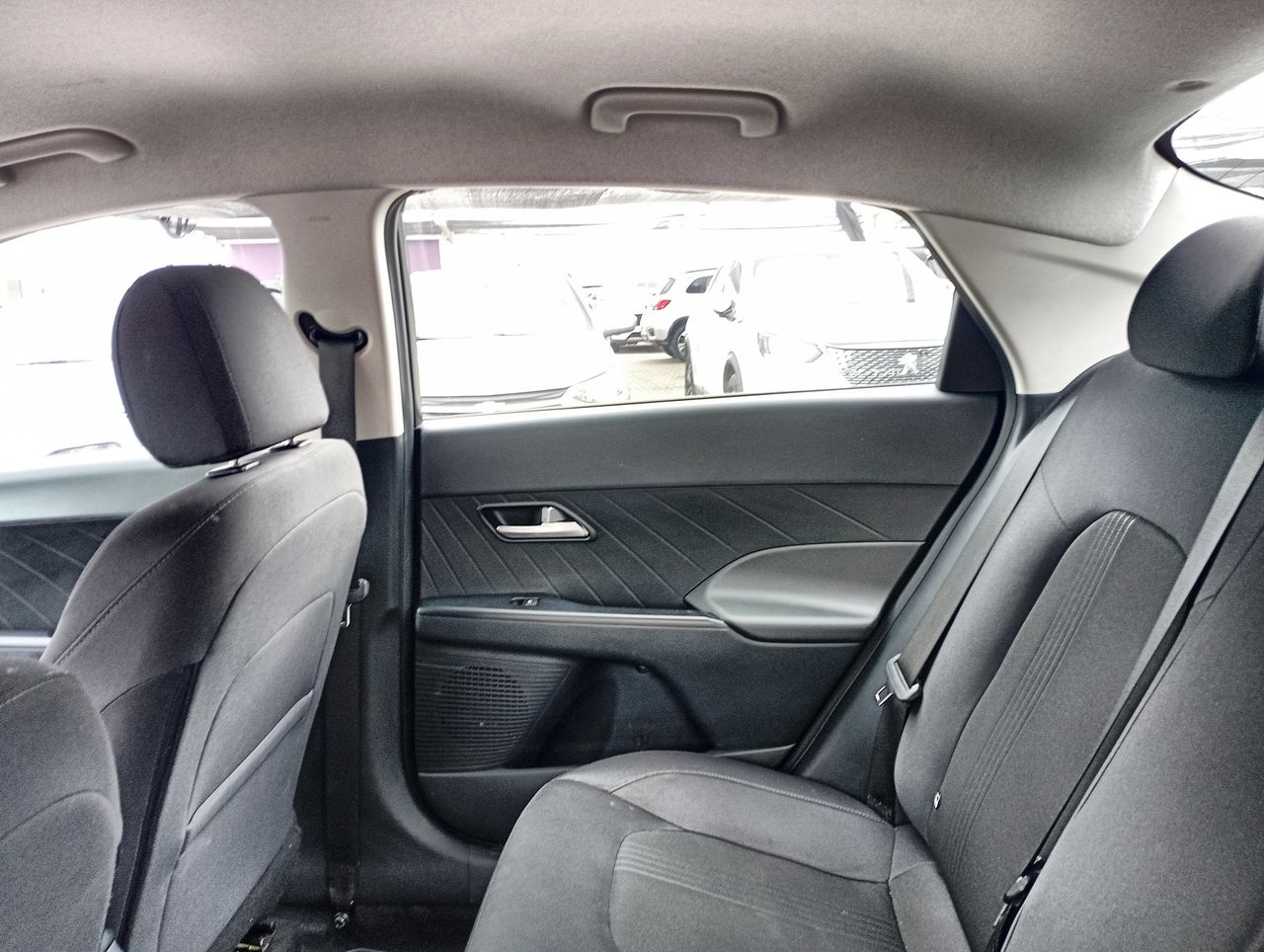 HYUNDAI - 12