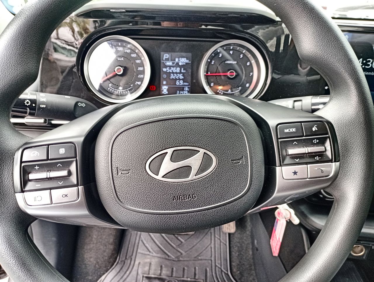 HYUNDAI - 26
