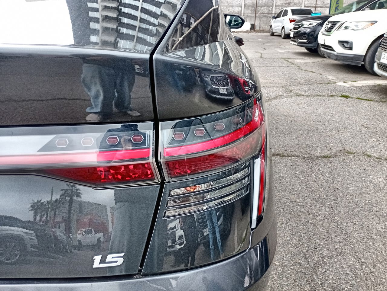 HYUNDAI - 20