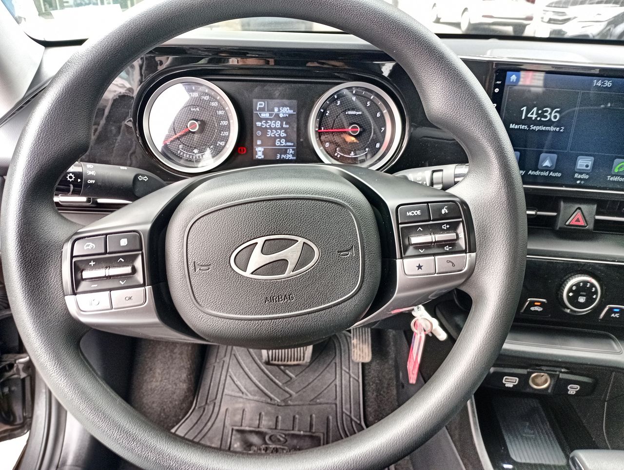 HYUNDAI - 25