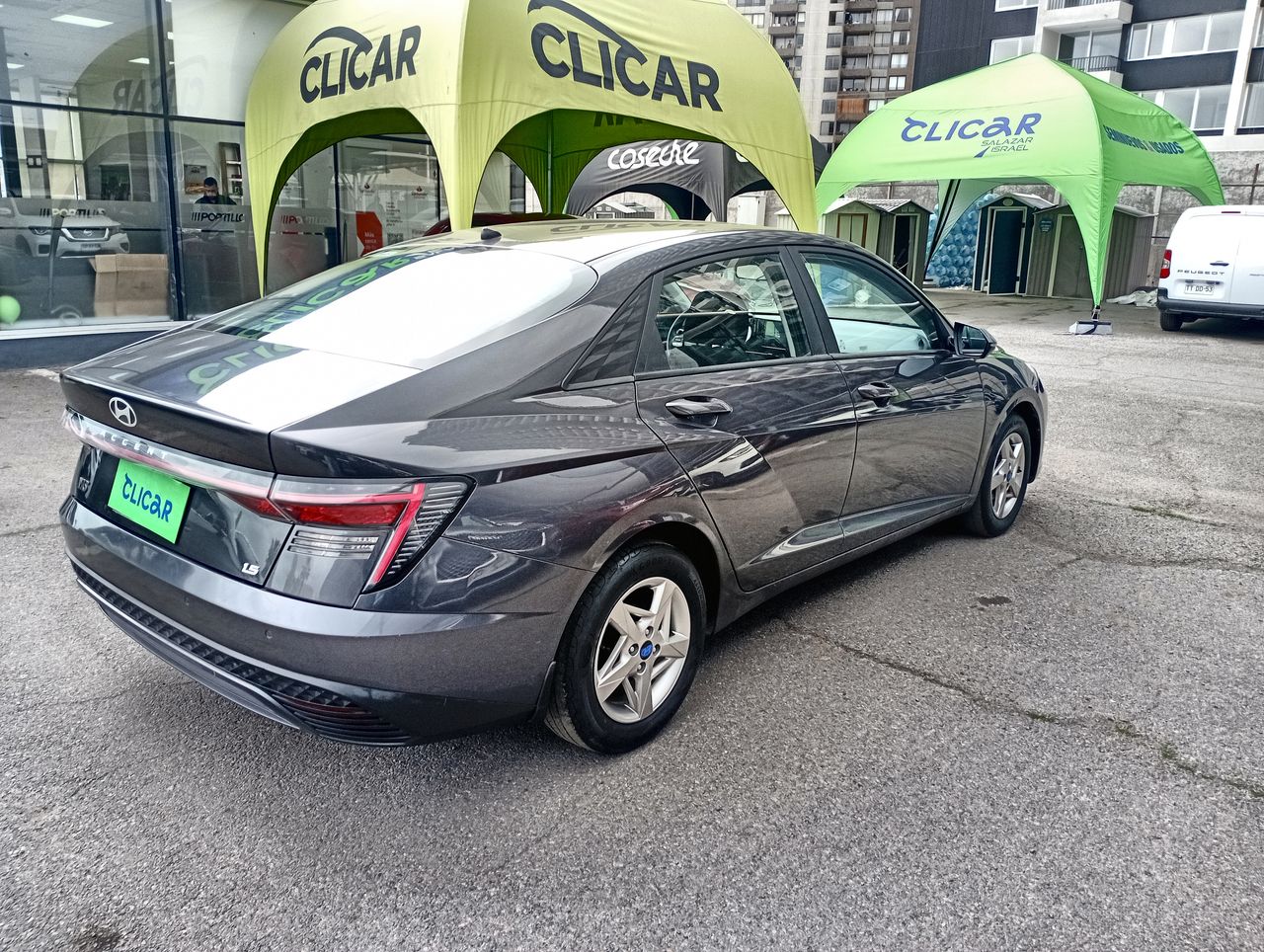 HYUNDAI - 7