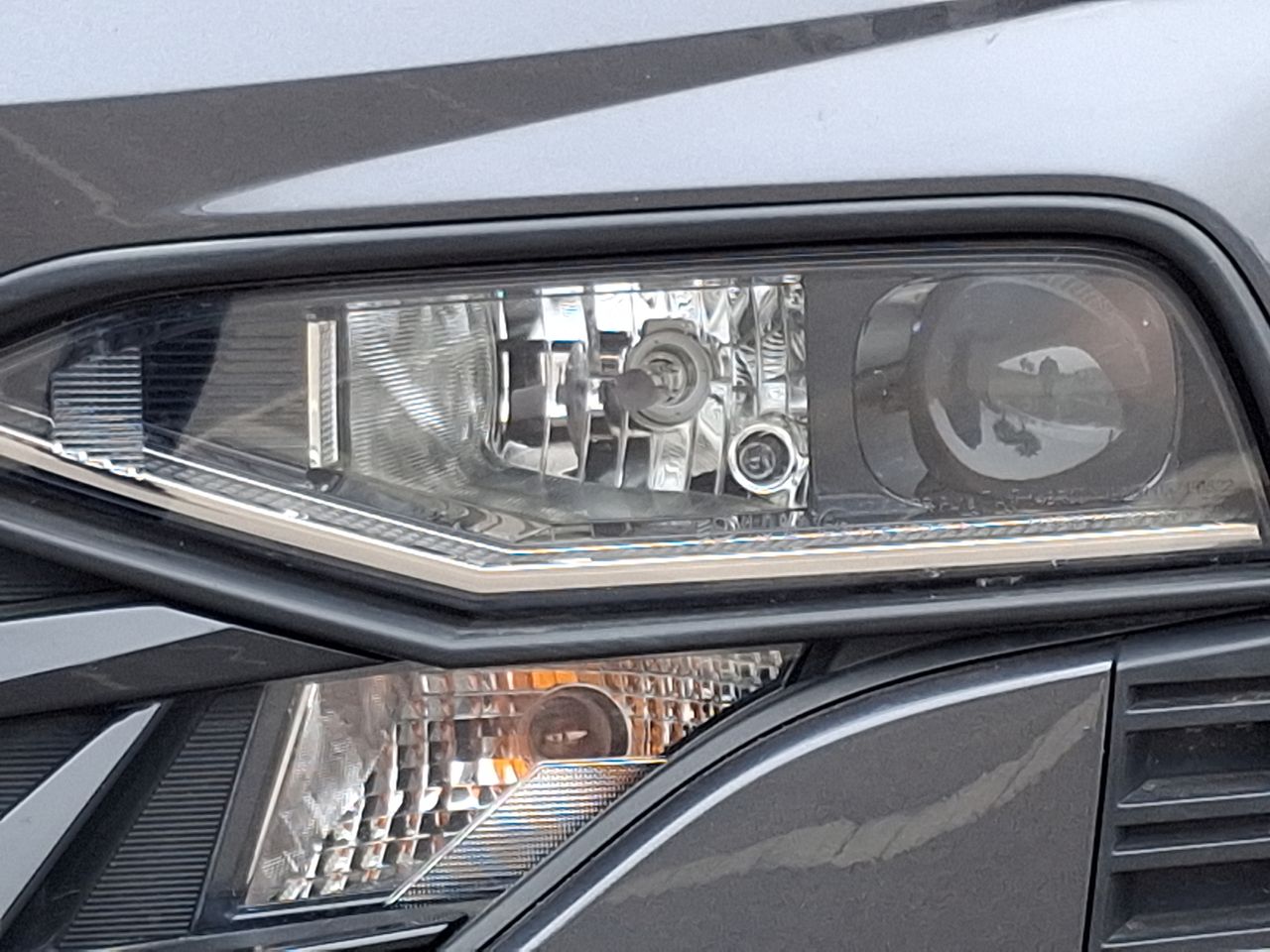 HYUNDAI - 18