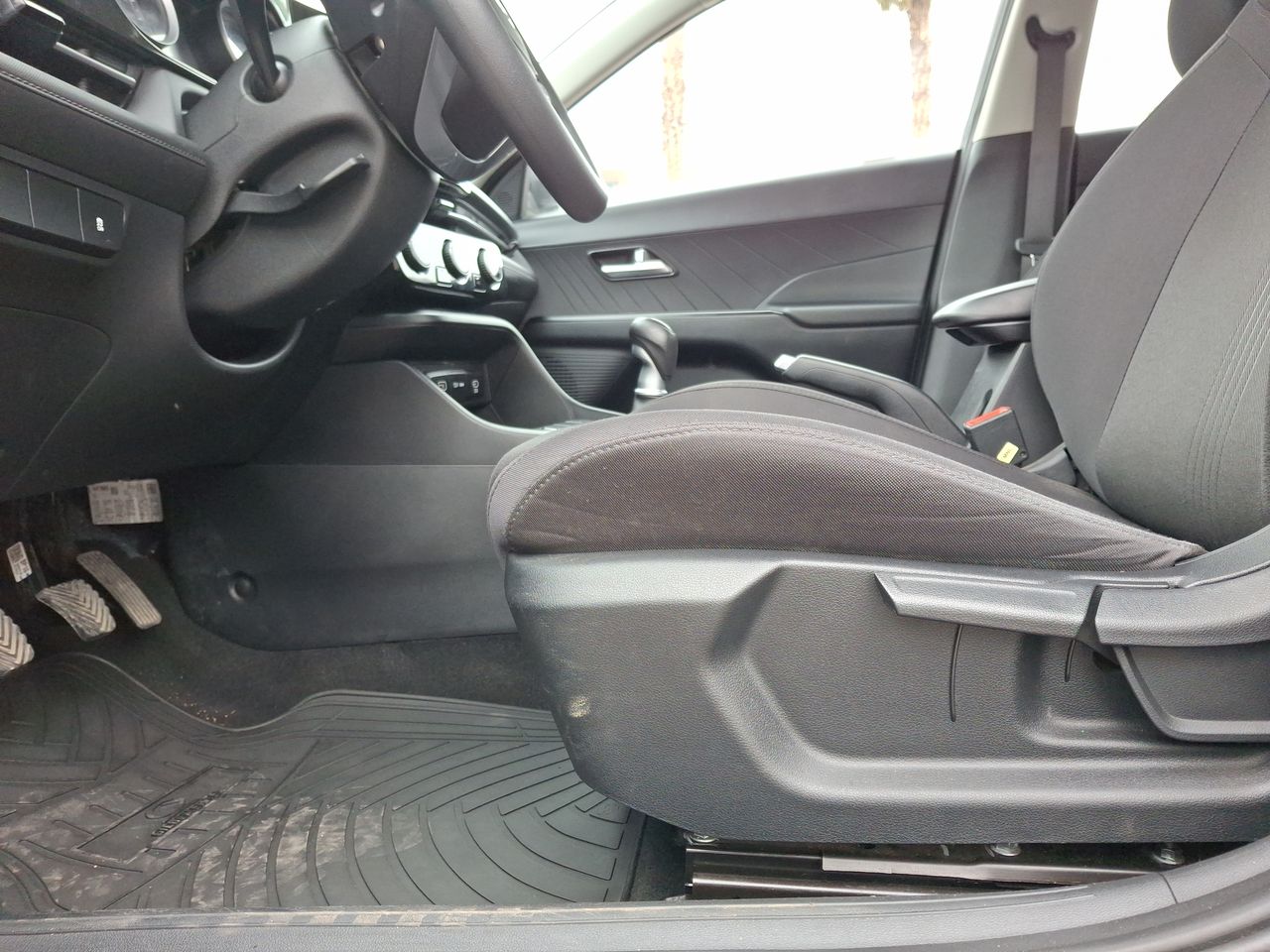 HYUNDAI - 23