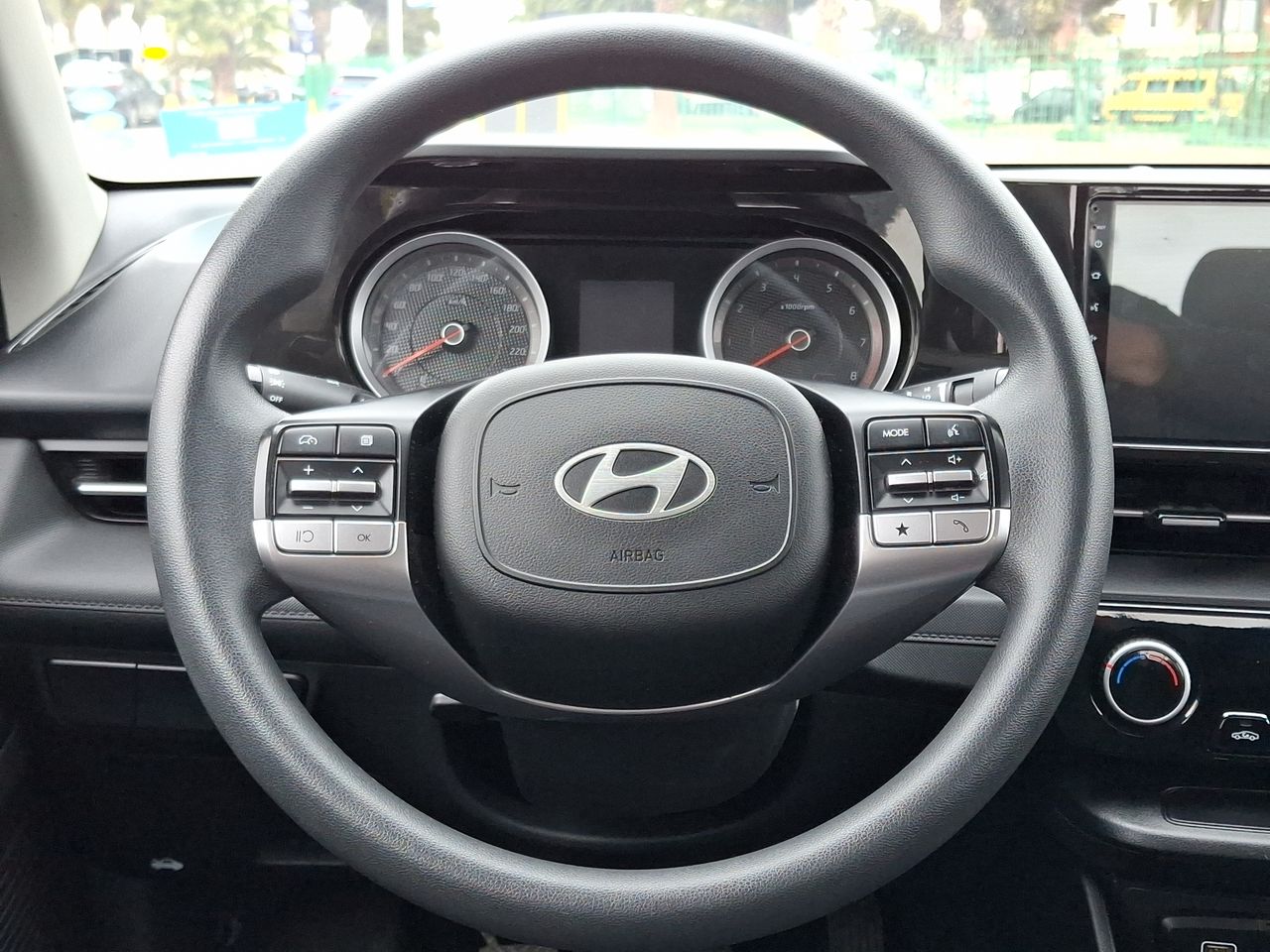 HYUNDAI - 25