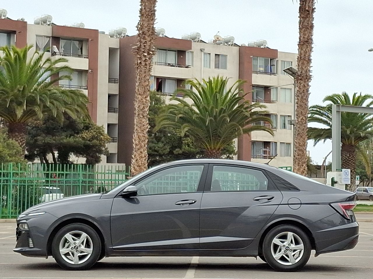 HYUNDAI - 4