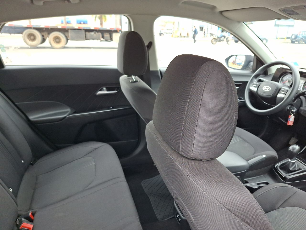 HYUNDAI - 15
