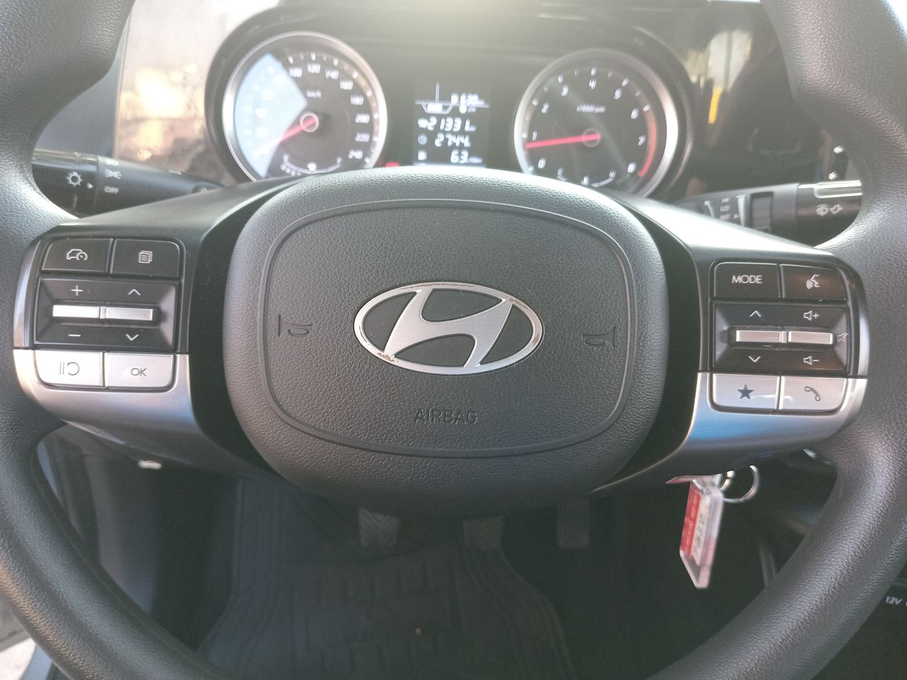 HYUNDAI - 27