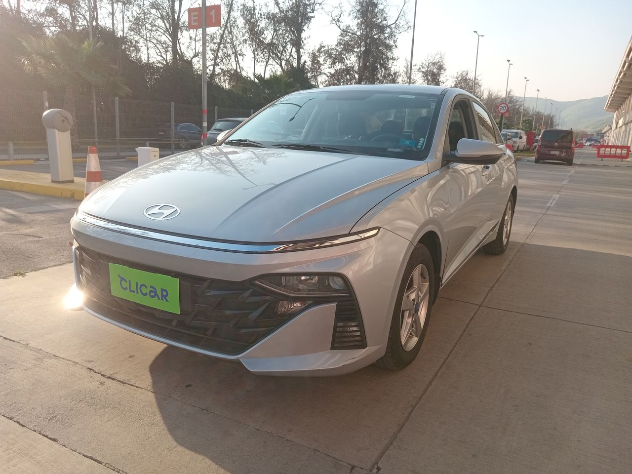 HYUNDAI - 3
