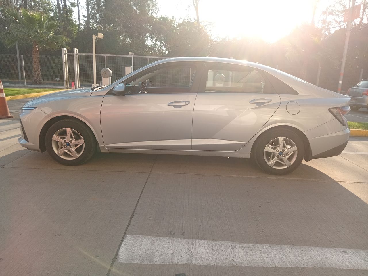 HYUNDAI - 4