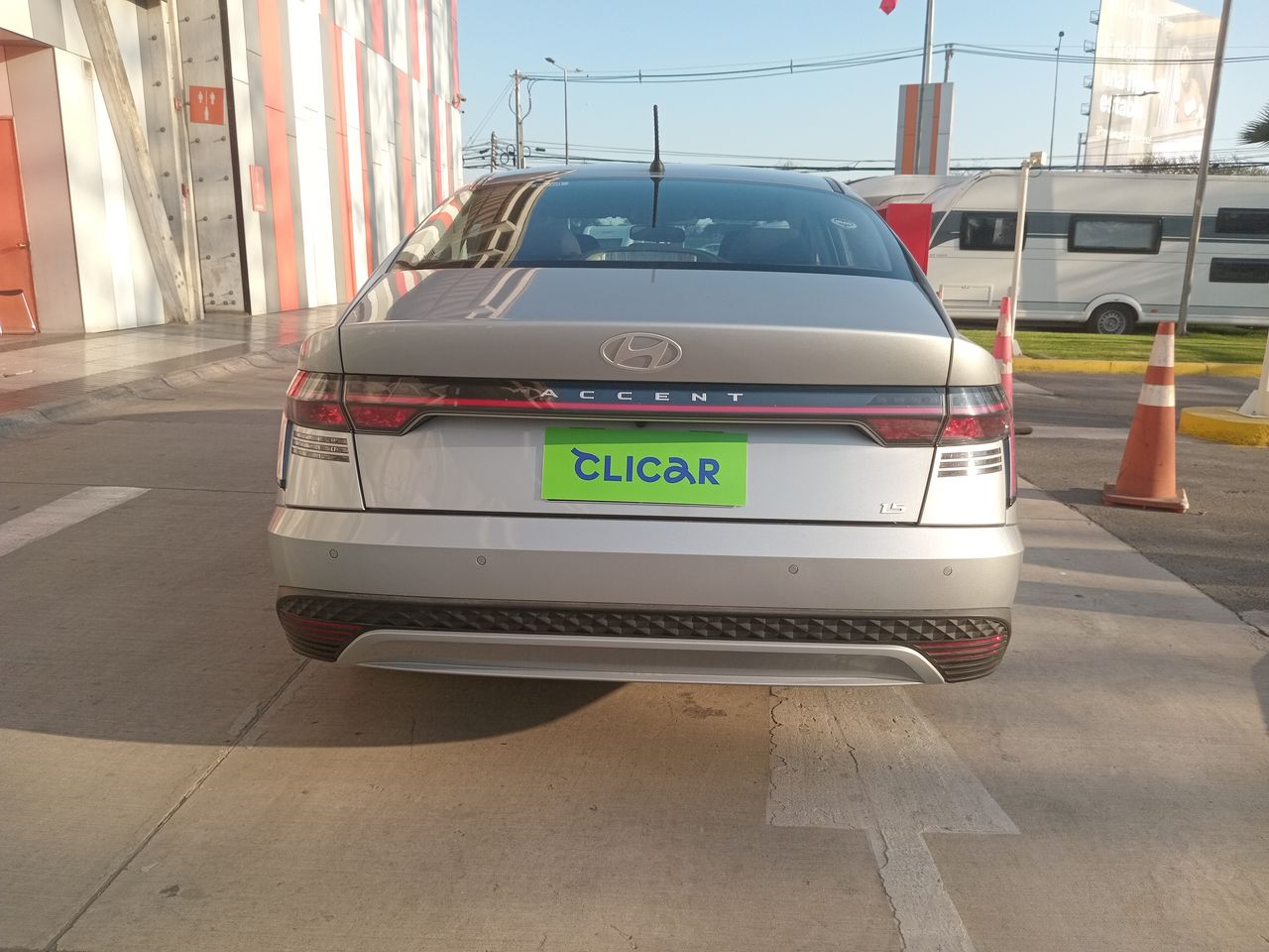 HYUNDAI - 6