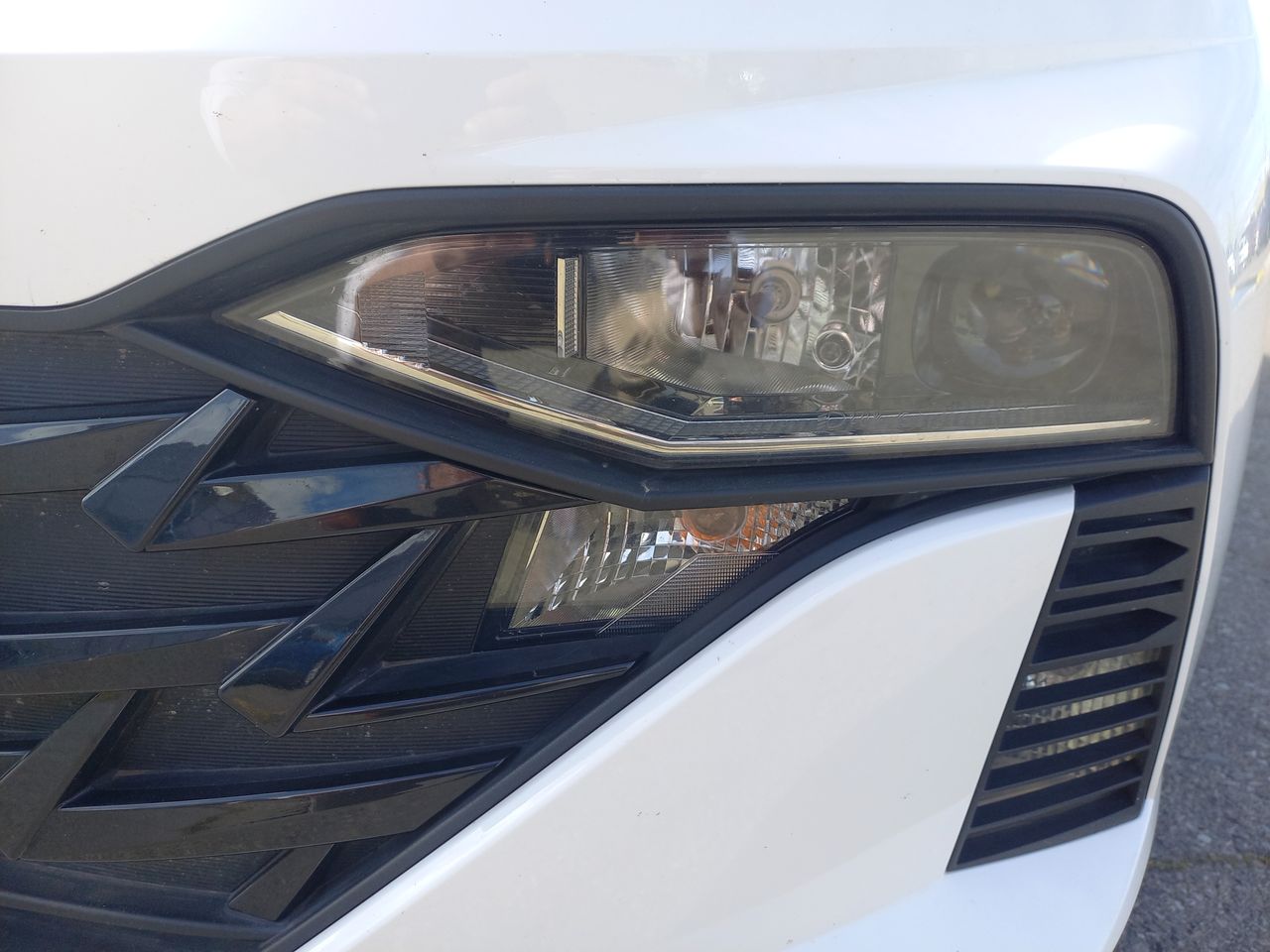 HYUNDAI - 18