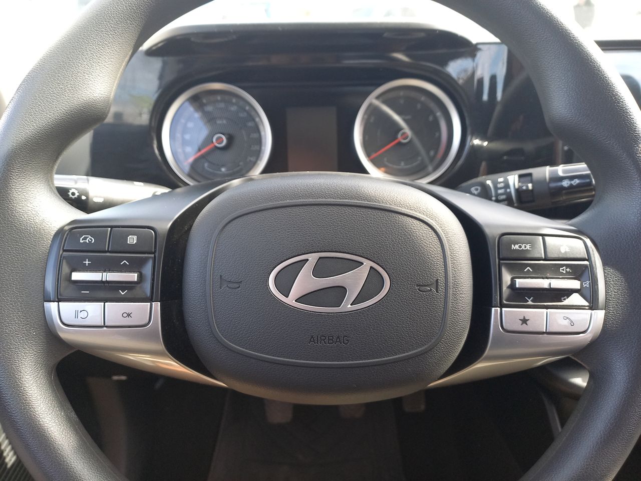HYUNDAI - 23