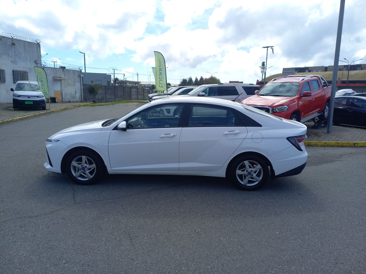 HYUNDAI - 4