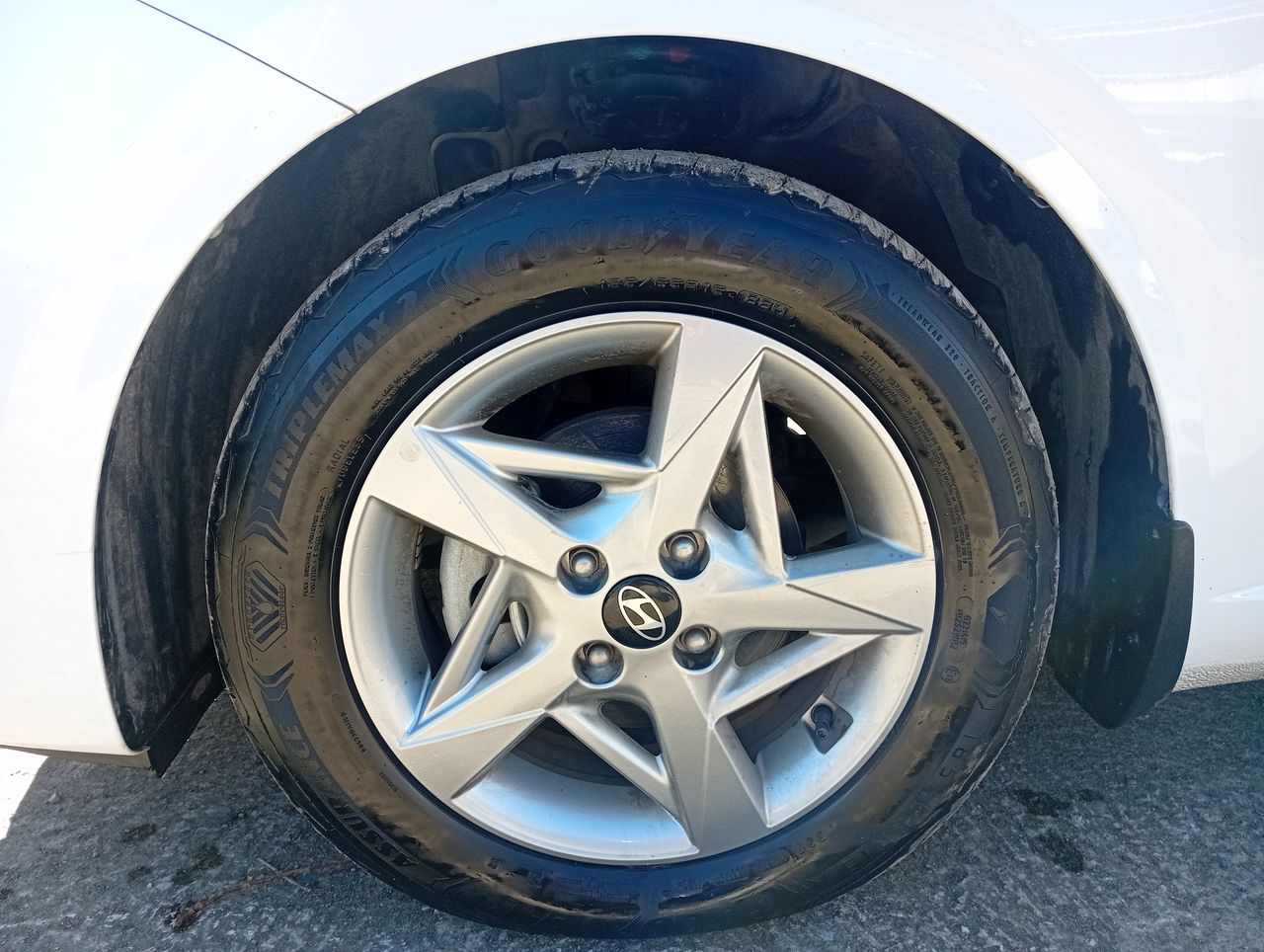 HYUNDAI - 17