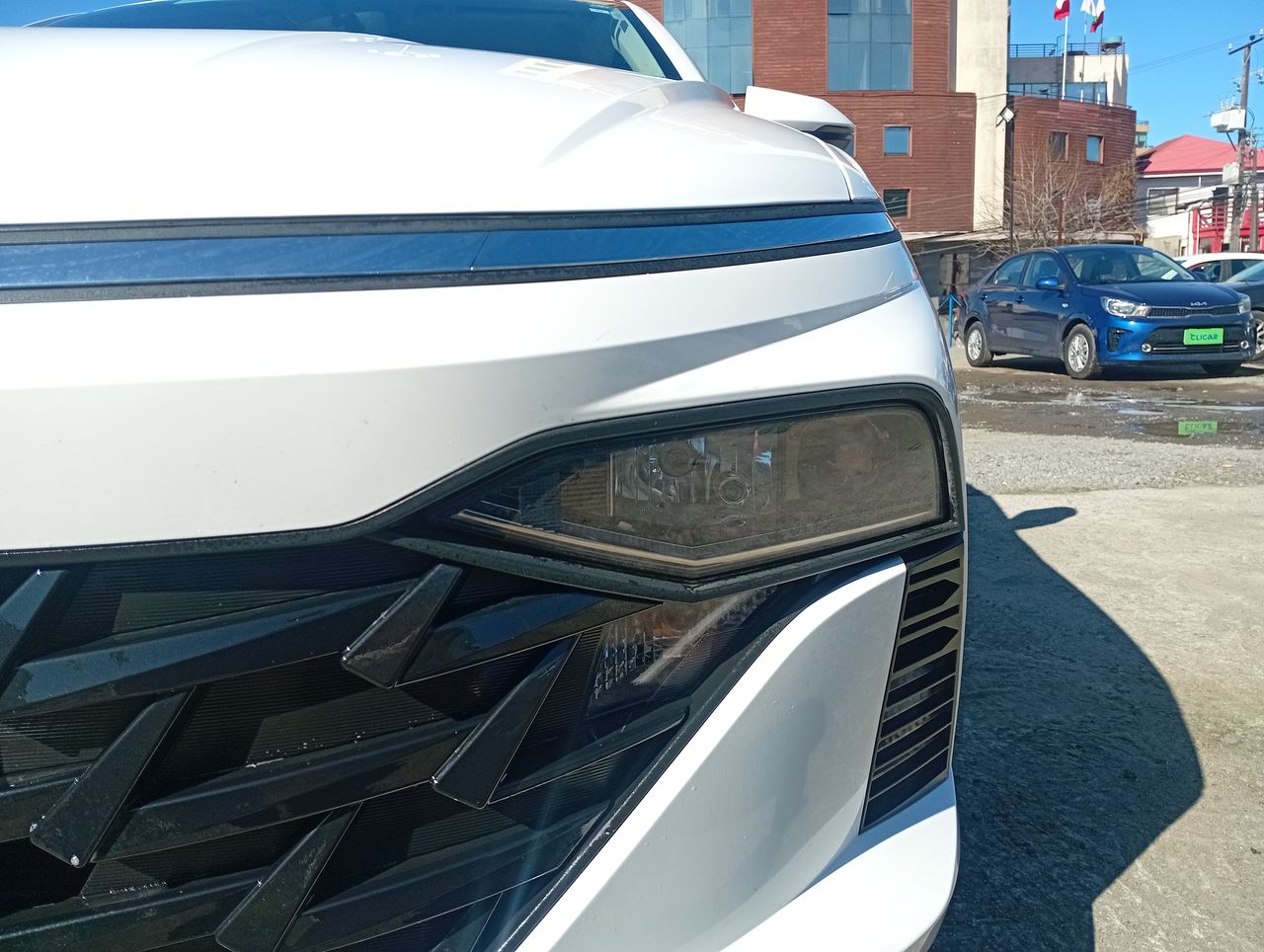 HYUNDAI - 18