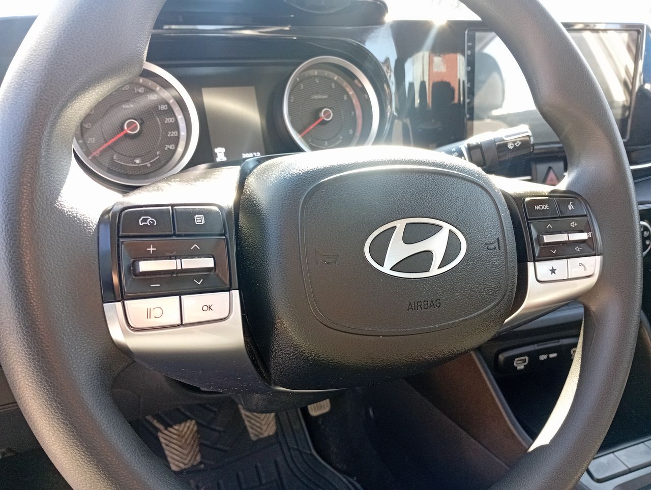 HYUNDAI - 25