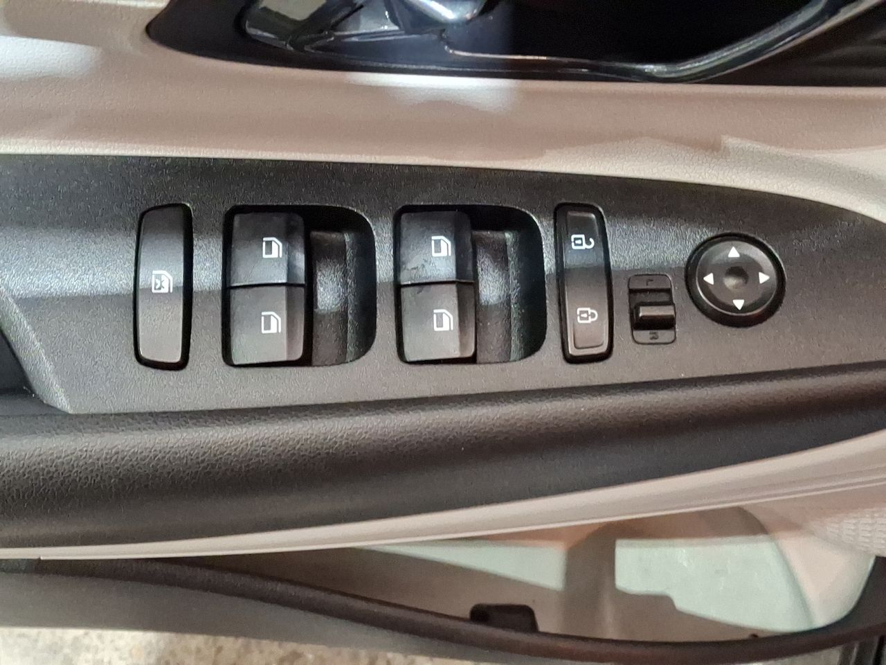 HYUNDAI - 22